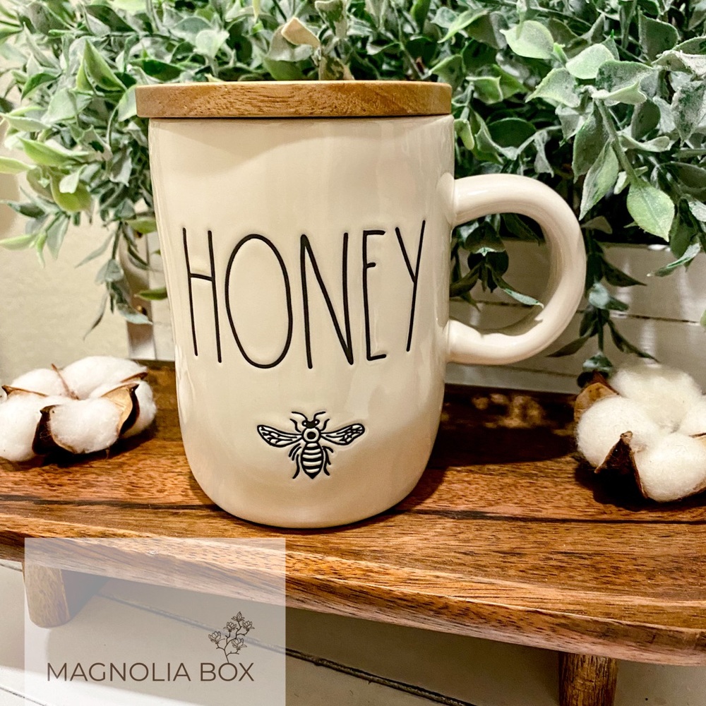 Rae Dunn “Honey Bee” Mug W/ Topper